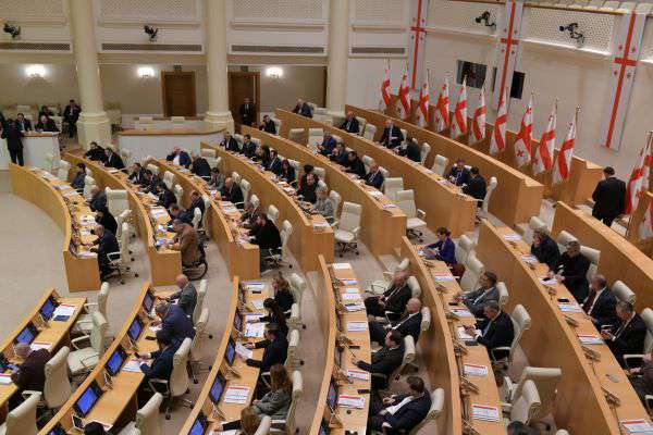 პარლამენტმა &bdquo;ზოგადი განათლების შესახებ&ldquo; კანონში ცვლილებებს მხარი დაუჭირა