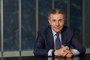 დაჭერა, ჩხრეკა, მილიონების ჩამორთმევა - "ოცნება" ყოფილი თანაგუნდელების წინააღმდეგ